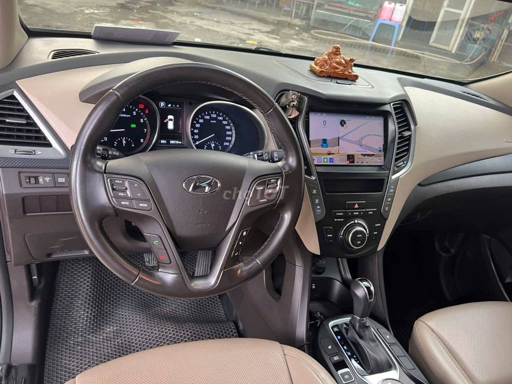 Hyundai Santafe 2018, полностью бензиновый, 2-осный, 70000 км, черный