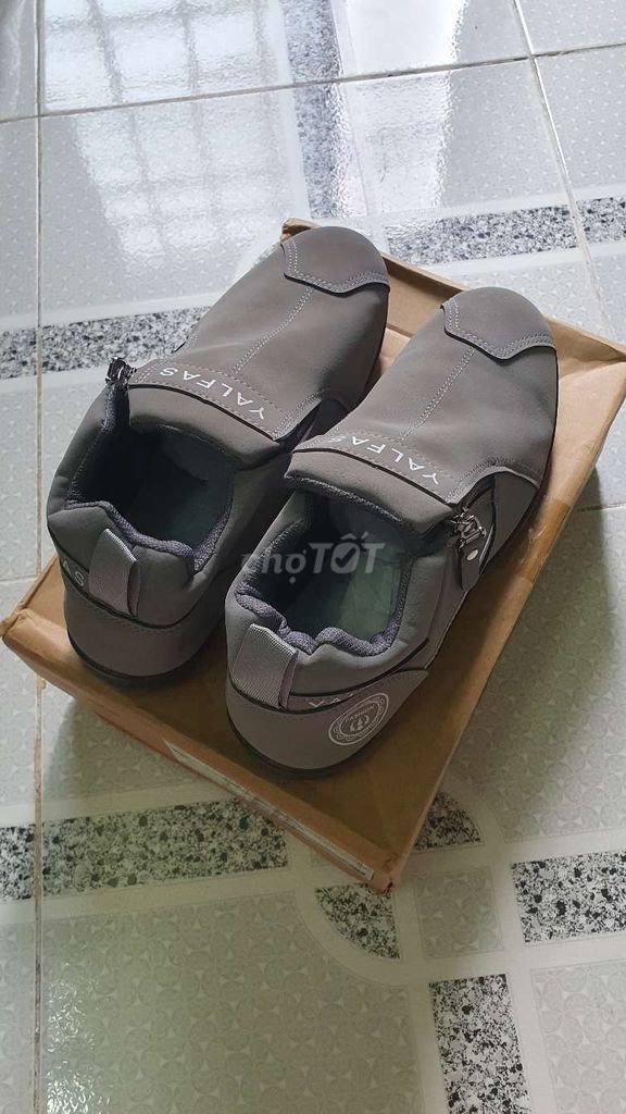 Giày lười Nam Xám size 39. Mua bán Giày dép tại Quận 12 Tp Hồ Chí Minh được đăng bởi Nguyễn Huy Hải hình 1