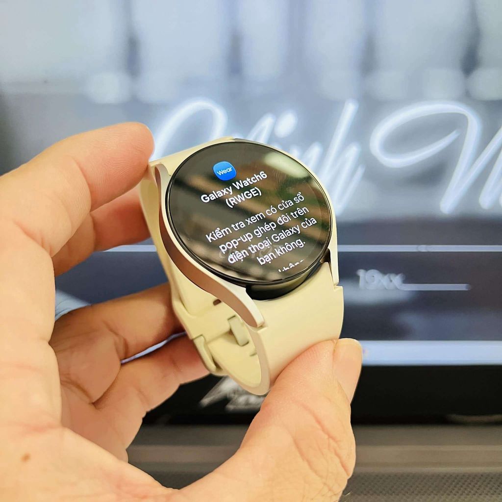 Samsung Galaxy Watch 6 gold 40mm. Mua bán Thiết bị đeo thông minh tại Quận Gò Vấp Tp Hồ Chí Minh được đăng bởi AnVũ02 hình 1