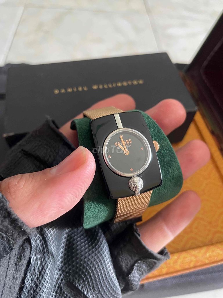 Đồng hồ đeo tay Versace Nữ. Mua bán Đồng hồ tại Huyện Tiên Lữ Hưng Yên được đăng bởi Sử  hình 1