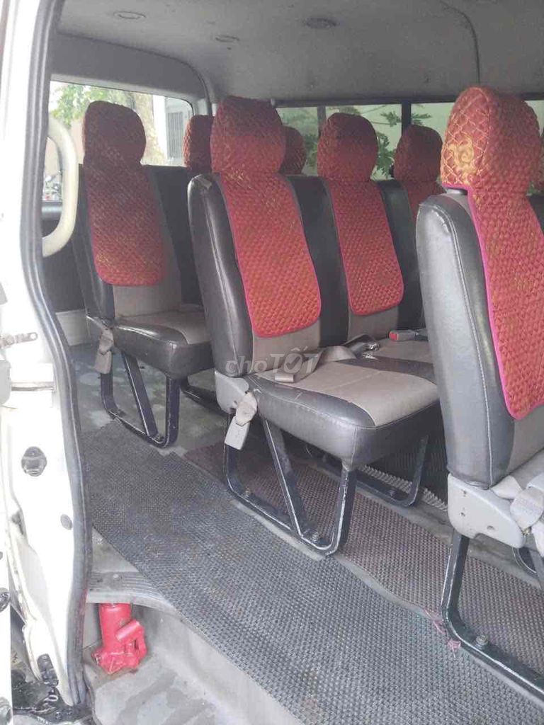 Toyota Hiace KDH 2008 16 мест, белый