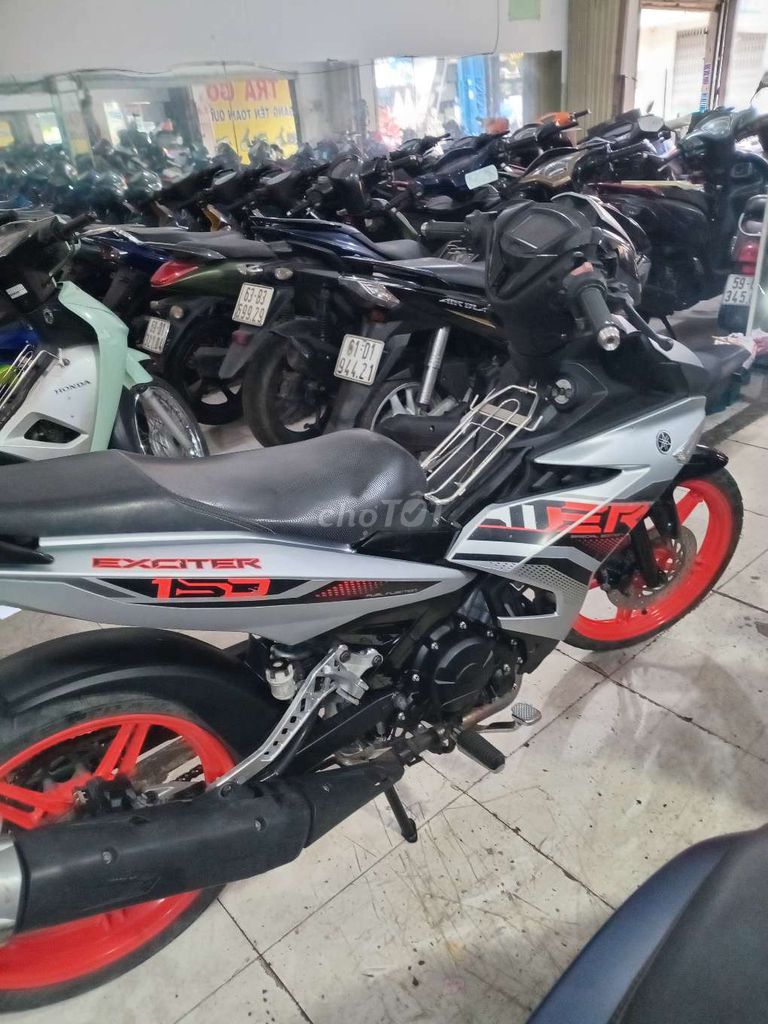 Yamaha Exciter 150 Bạc Đen Đỏ. Mua bán Xe máy tại Quận Bình Tân Tp Hồ Chí Minh được đăng bởi Cường phát  hình 3