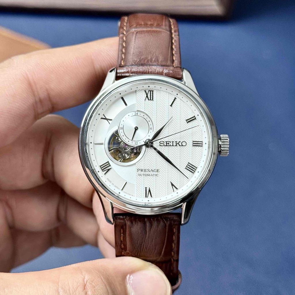 Seiko presage Lộ cơ dial trắng lướt đẹp giá tốt. Mua bán Đồng hồ tại Thành phố Hải Dương Hải Dương được đăng bởi Hảo watch Chính Hãng hình 1