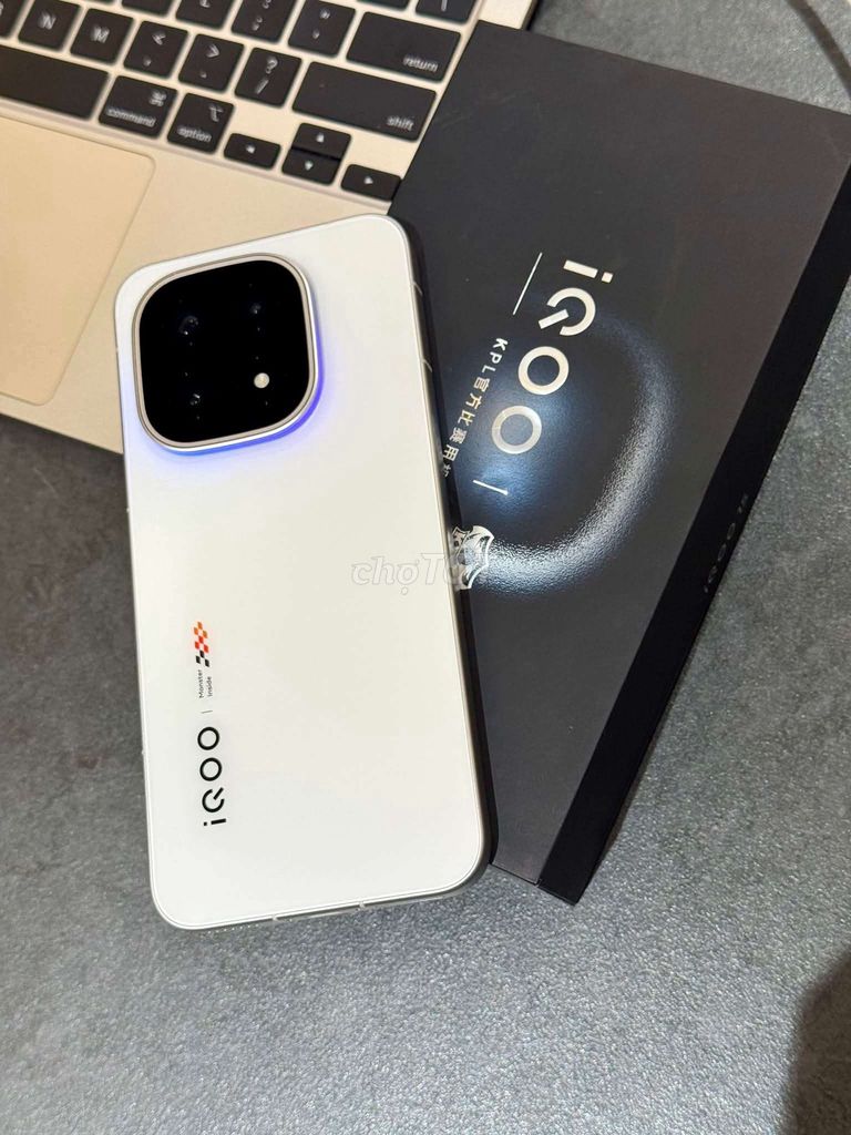 Vivo iQOO 15 Trắng fullbox. Mua bán Điện thoại tại Quận Hồng Bàng Hải Phòng được đăng bởi bão đêm hình 1
