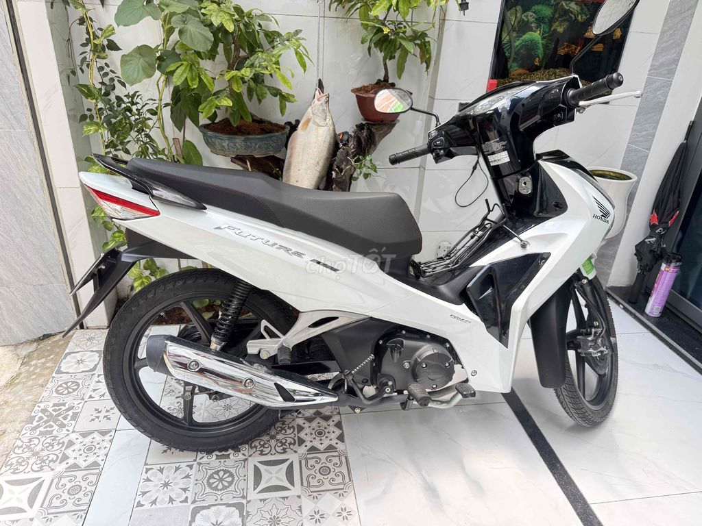 Honda Future 125 куб. см 2024, белый/черный, 5900 км