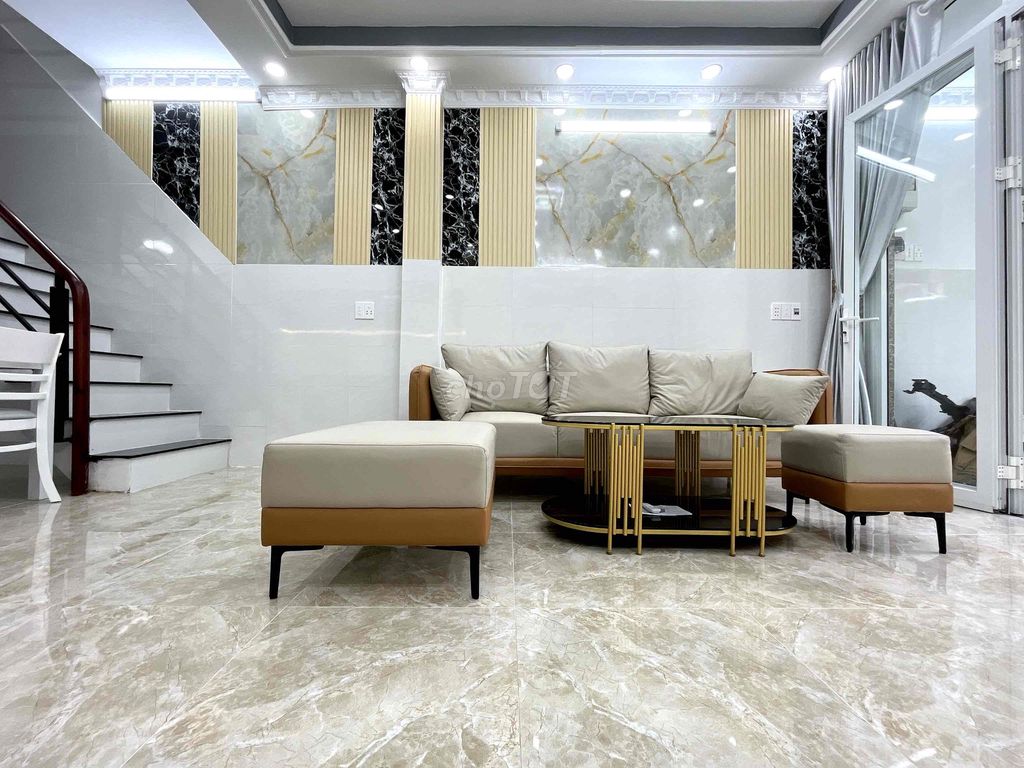 15м до парковки авто, пл. 4х13,5м, 2 этажа, 3 сп., переулок 1806 Хюинь Тан Фат