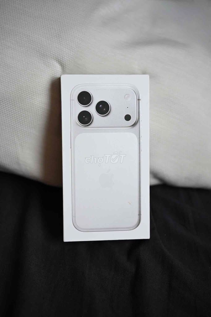 Apple iPhone 17 Pro 256GB Bạc Mới. Mua bán Điện thoại tại Quận Tân Bình Tp Hồ Chí Minh được đăng bởi Hoàng Dũng hình 1