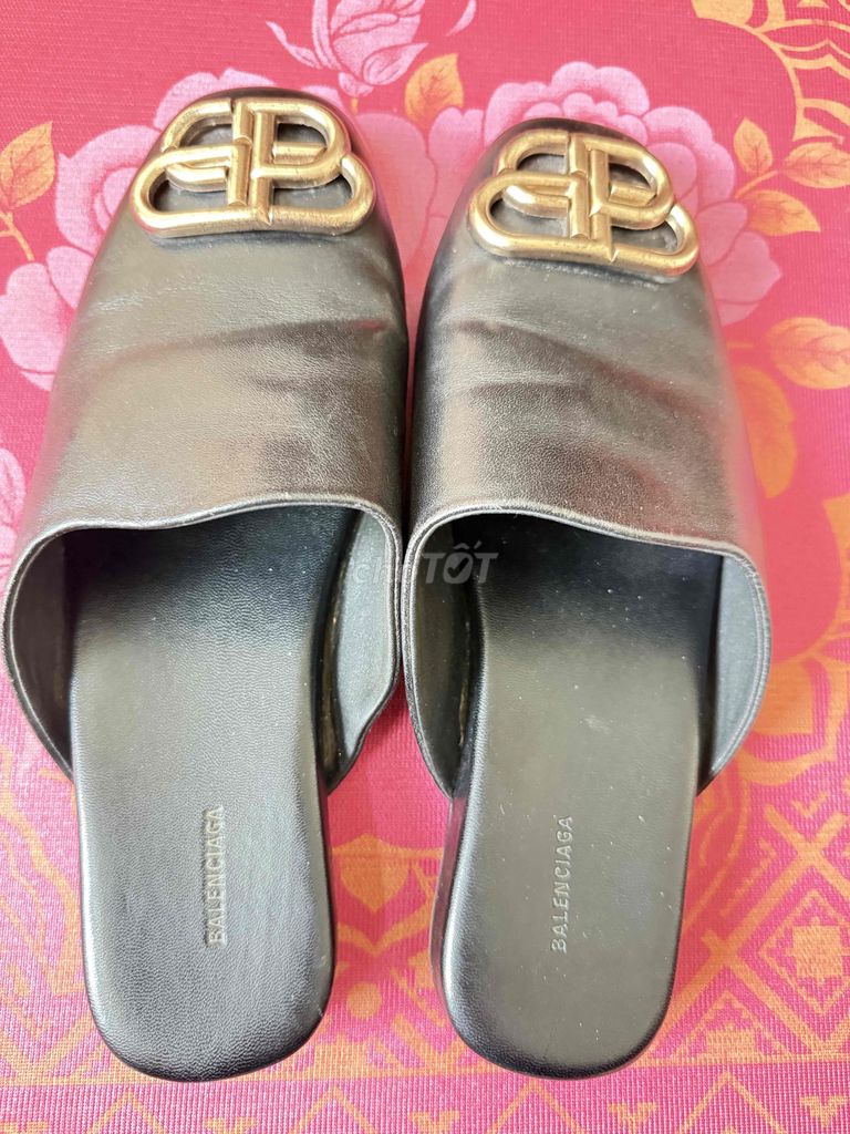 Dép sục Balenciaga da bê pass. Mua bán Giày dép tại Quận Hoàng Mai Hà Nội được đăng bởi Hàng hiệu 2hand và new hình 1