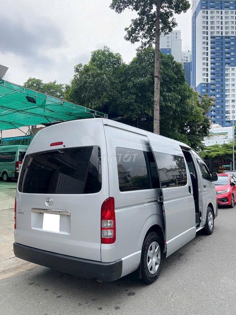 Toyota Hiace 16 chỗ 2017 xám bạc số sàn đẹp. Mua bán Ô tô tại Quận Gò Vấp Tp Hồ Chí Minh được đăng bởi Quang hình 4