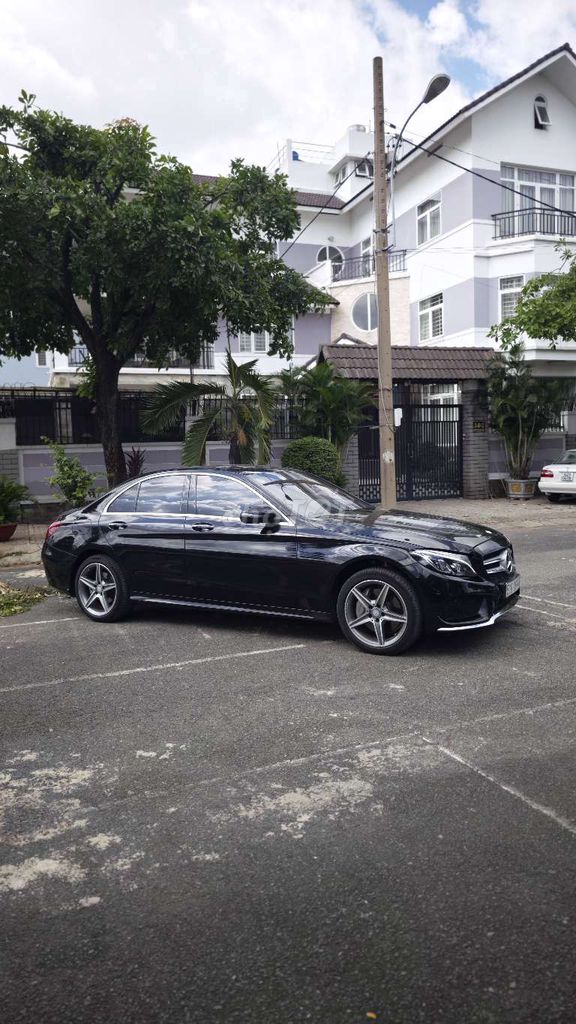 Mercedes C300 AMG умер в 2016 году — сами владельцы выставлены на продажу