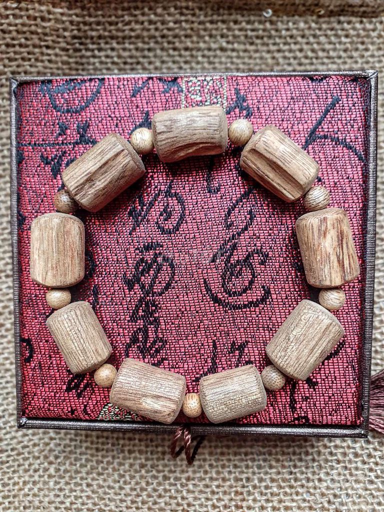 Vòng tay Trầm hương Khánh Hòa. Mua bán Phụ kiện thời trang khác tại Quận 4 Tp Hồ Chí Minh được đăng bởi Thiện hình 1