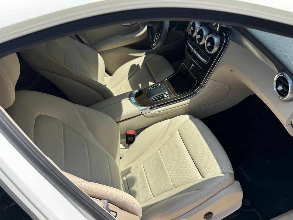 Mercedes Benz GLC200 2022 Siêu Mới. Mua bán Ô tô tại Quận Thanh Xuân Hà Nội được đăng bởi Nguyễn Tuấn Hoàng hình 14