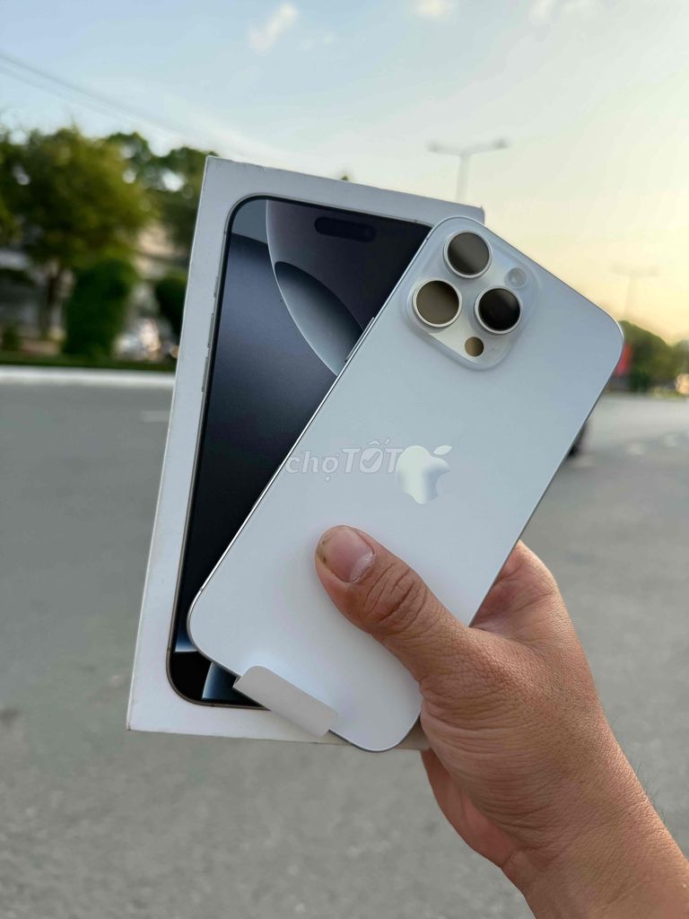 iPhone 16 Pro Max 256Gb Trắng Lock CNC New