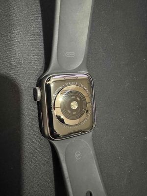 Apple Watch series 5 40mm likenew 99%