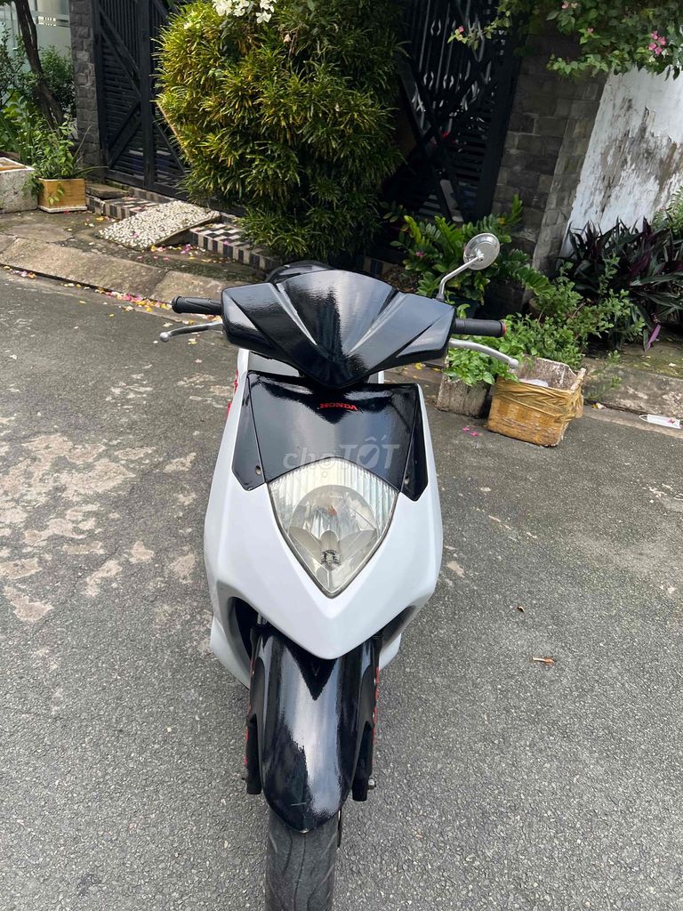 Honda Dylan 150cc черно-белый с городской регистрацией