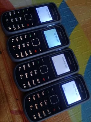 Nokia 1202 đầy đủ phụ kiện sạc kèm theo