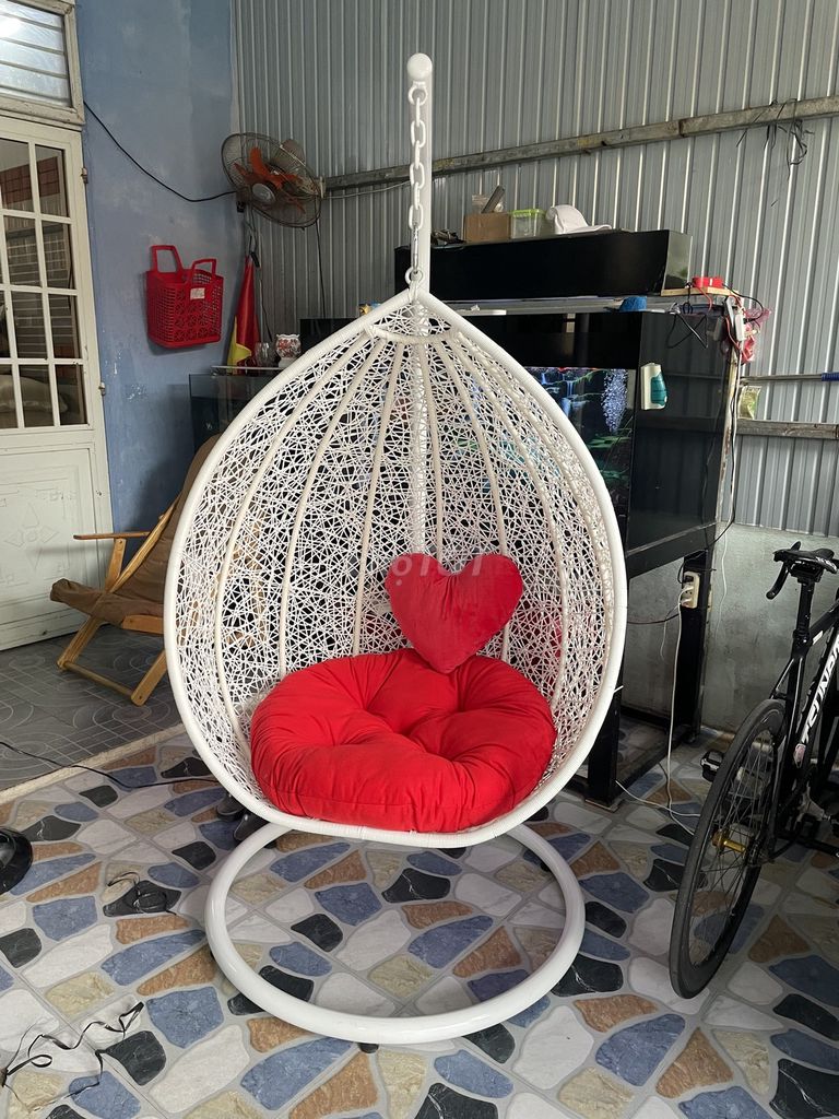 Ghế xích đu mây nhựa Trắng, Nâu. Mua bán Cây cảnh, đồ trang trí tại Quận Sơn Trà Đà Nẵng được đăng bởi THANH LÝ MUA BÁN ĐỒ CŨ MỚI hình 1