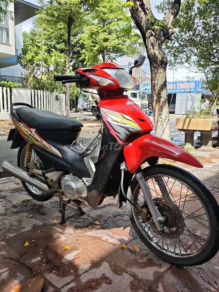 Honda Wave RS работает тихо, полностью функционально