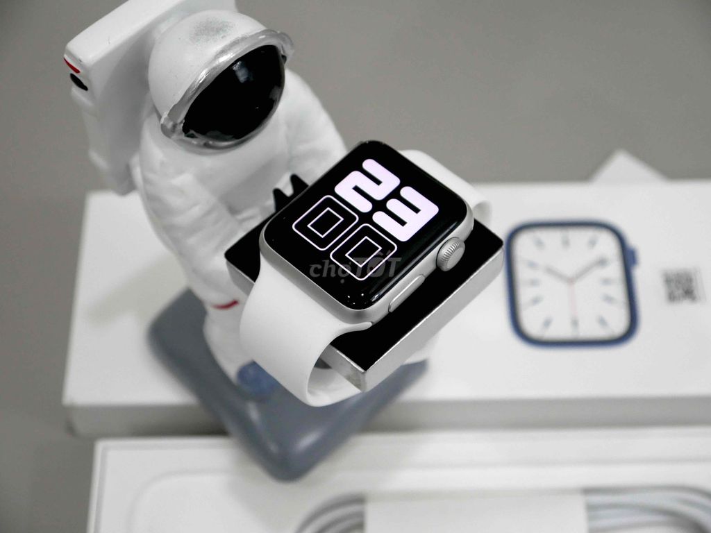 Apple Watch Series 3 38mm Trắng 99%. Mua bán Thiết bị đeo thông minh tại Quận Gò Vấp Tp Hồ Chí Minh được đăng bởi KHÁNH HUNTER hình 2