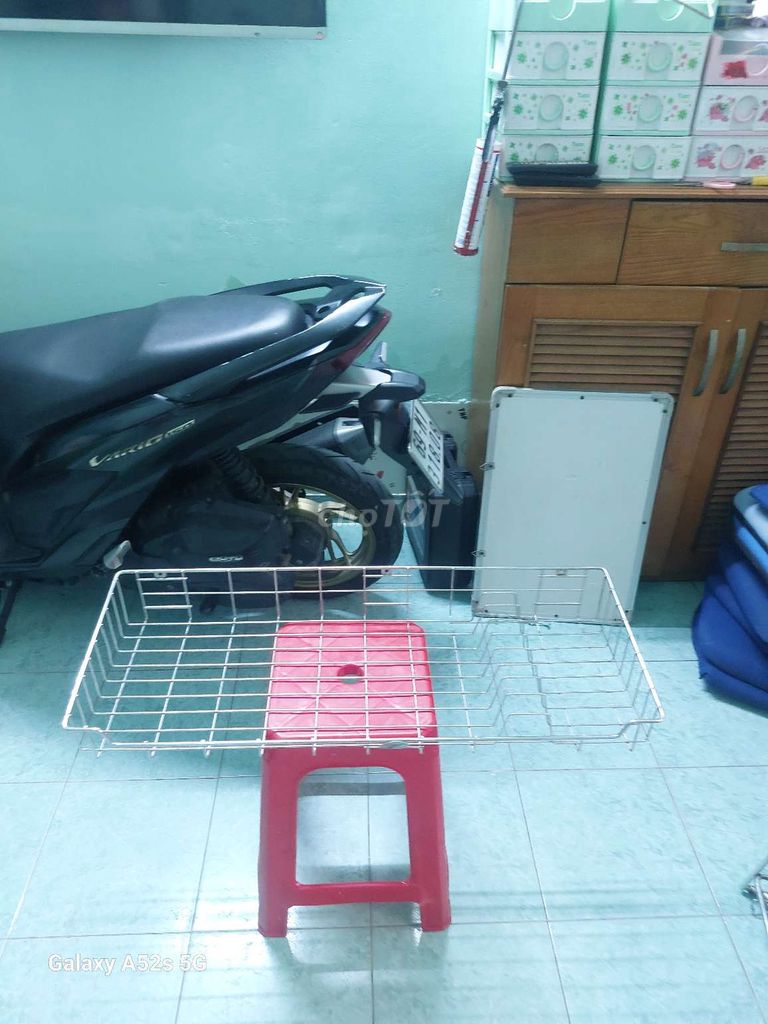 Cần thanh lý kệ chén treo tường 120 lồng chim 70k. Mua bán Tủ, kệ gia đình tại Quận Tân Phú Tp Hồ Chí Minh được đăng bởi LÊ THƯ hình 2