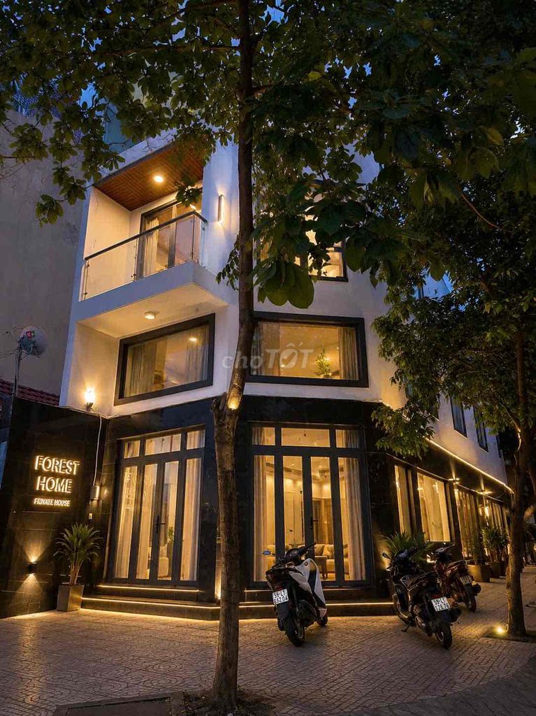 Аренда · 7 комн. · 130 м² · Quận Bình Thạnh, ул. Đường Nguyễn Gia Trí