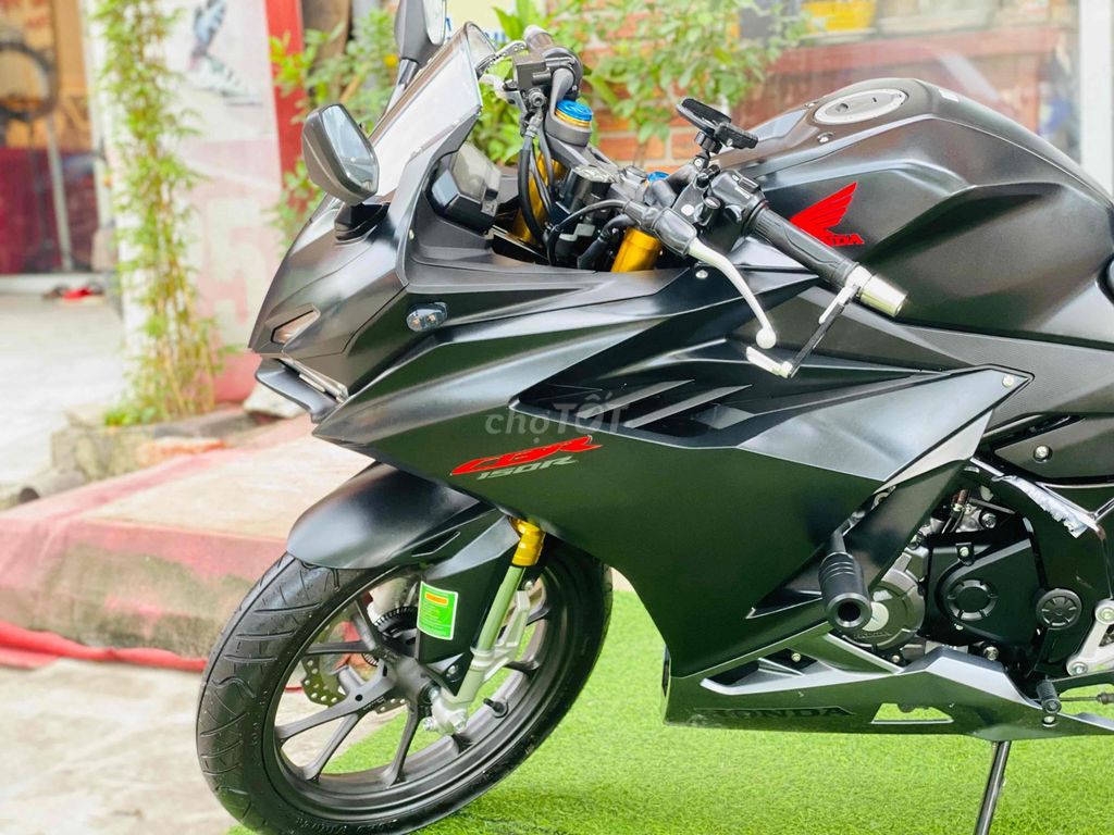 Honda CBR 150 đk 6/2022 mới cứng pkl moto. Mua bán Xe máy tại Quận Cầu Giấy Hà Nội được đăng bởi Tong motor xe may hình 6