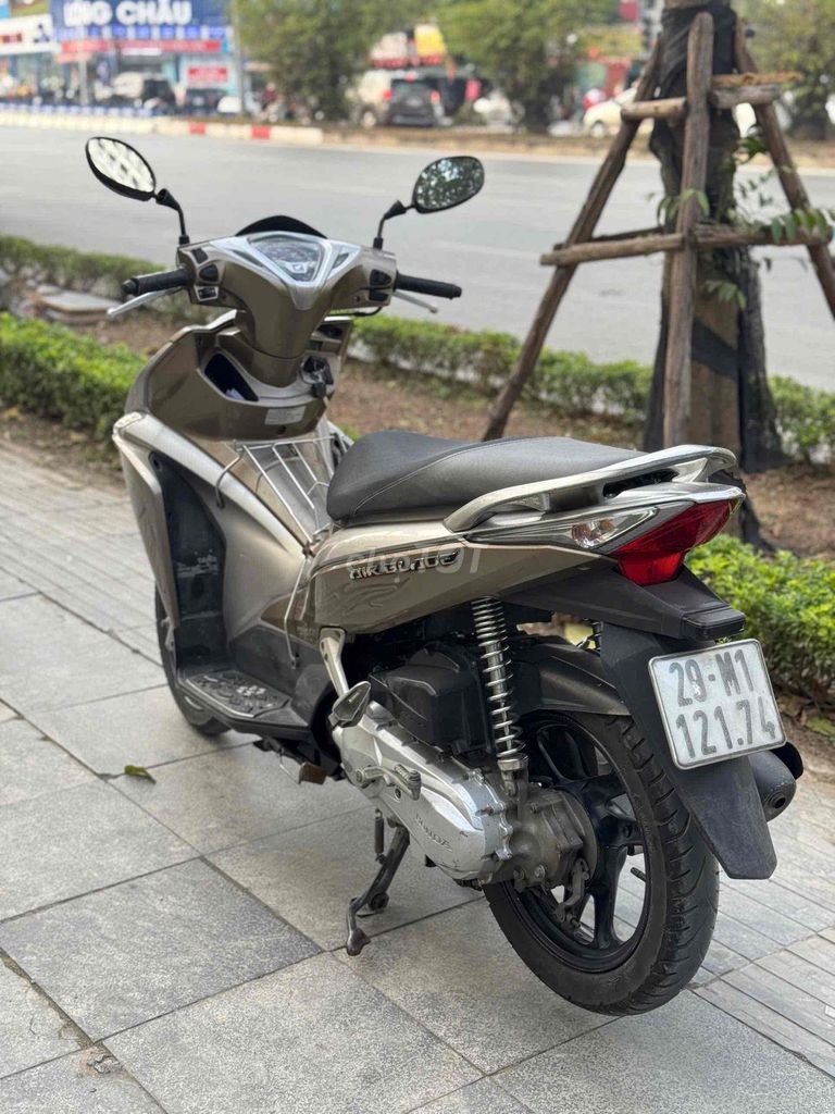 Honda Air Blade Fi 2012 родной мотор, тихий ход