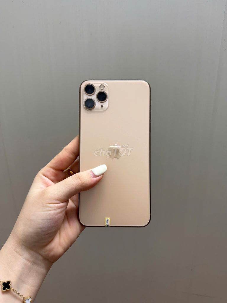 iPhone 11 Pro Max 64GB màu vàng zin đẹp BH 1 đổi 1. Mua bán Điện thoại tại Quận Cầu Giấy Hà Nội được đăng bởi Henry Shop hình 1