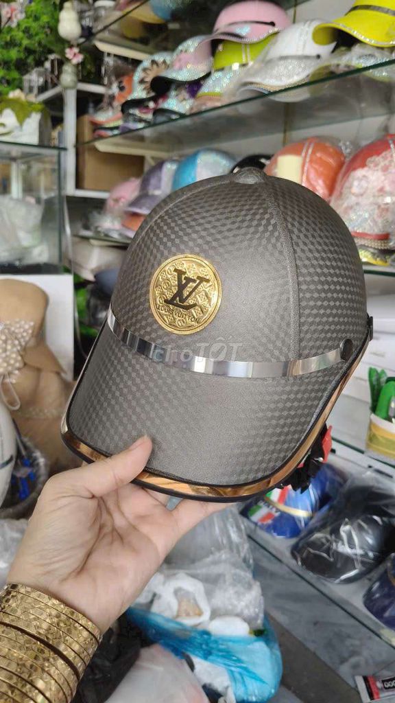 Thanh lý nón bảo hiểm. Mua bán Phụ tùng xe tại Huyện Cần Giuộc Long An được đăng bởi la kim chi hình 4