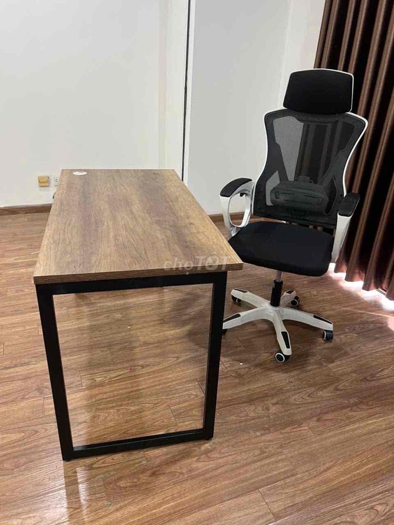 Bộ bàn ghế thanh lý. Bàn gỗ dầy, ghế CTH có ngả. Mua bán Bàn ghế tại Quận Hà Đông Hà Nội được đăng bởi LAN ANH hình 1