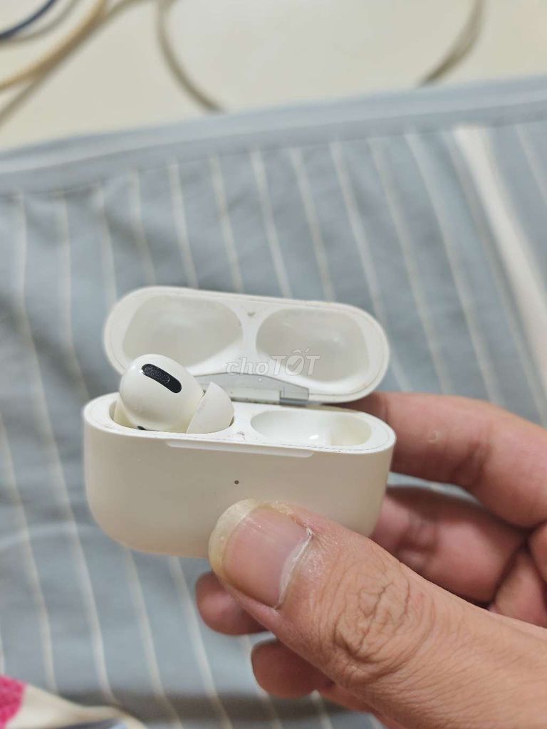 Tai nghe Apple AirPods Pro 1 Trắng Mất 1 bên tai. Mua bán Tivi, Âm thanh tại Huyện Hóc Môn Tp Hồ Chí Minh được đăng bởi Tuấn Đồ Dõm hình 1