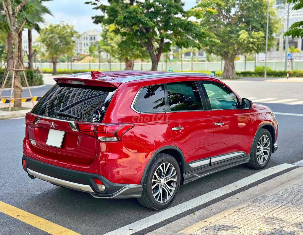 Mitsubishi Outlander 2018 2.4 CVT Premium 2 cầu. Mua bán Ô tô tại Thành phố Thủ Đức Tp Hồ Chí Minh được đăng bởi Đỗ Sang hình 6