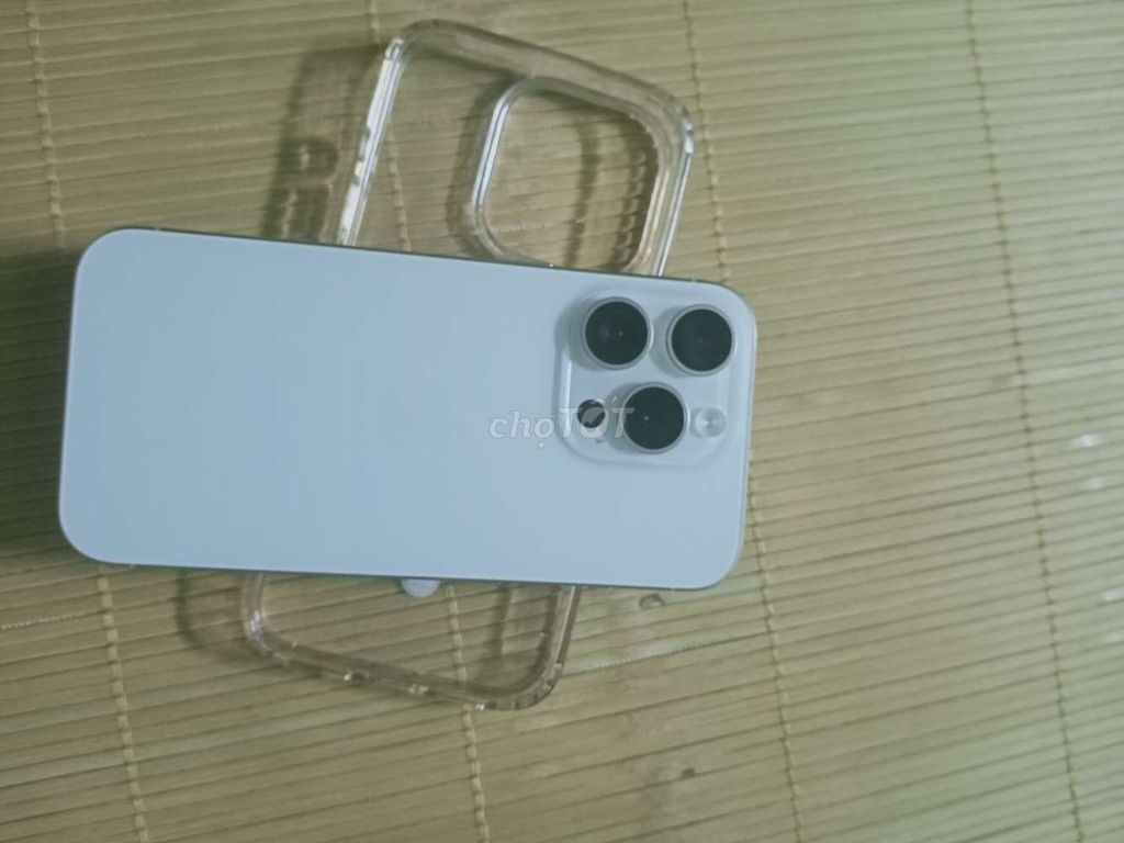 iPhone 15 Pro 128GB trắng. Mua bán Điện thoại tại Quận Cẩm Lệ Đà Nẵng được đăng bởi Quỳnh chi  hình 1