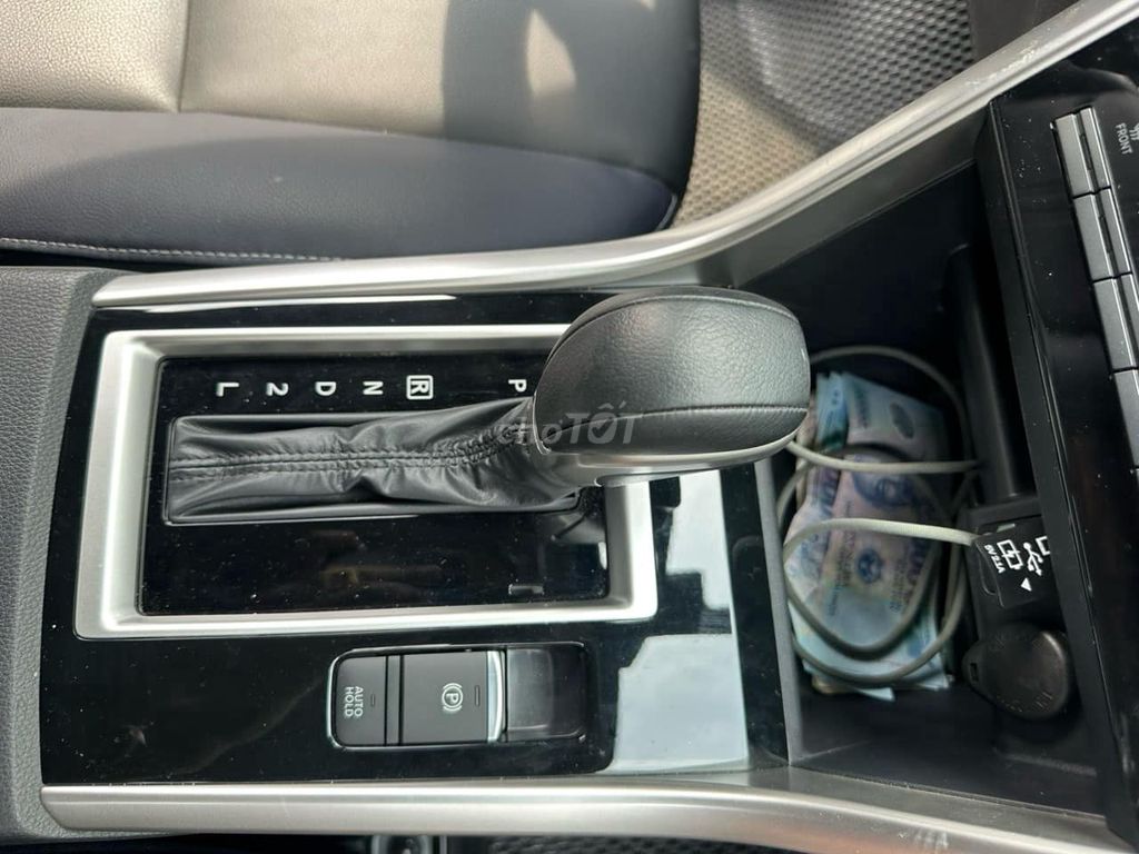 Xpander Cross 2024 màu xám lướt 9.000 km. Mua bán Ô tô tại Quận Gò Vấp Tp Hồ Chí Minh được đăng bởi Quang hình 6