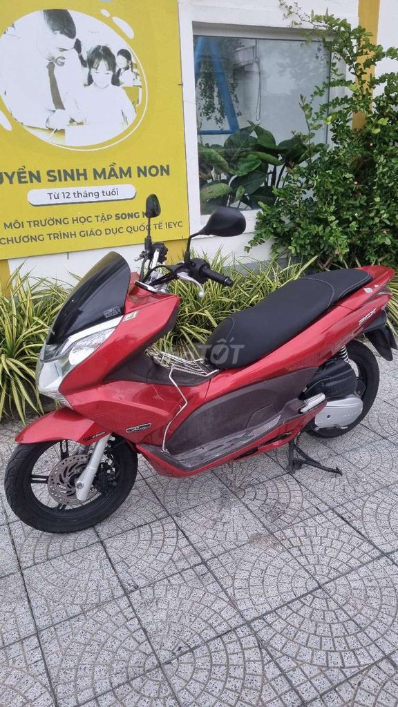 Скутер Honda PCX 2013, красный
