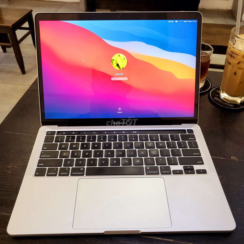 Macbook Pro 2020 i7/16/512 likenew 99%