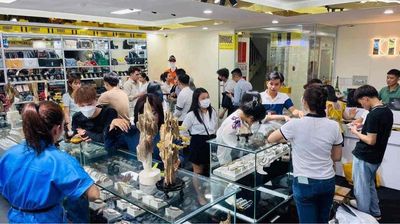 Tuyển nhân viên Marketing Sale. Việc làm tại Quận Tân Bình Tp Hồ Chí Minh được đăng bởi Dhouse Luxury  hình 1