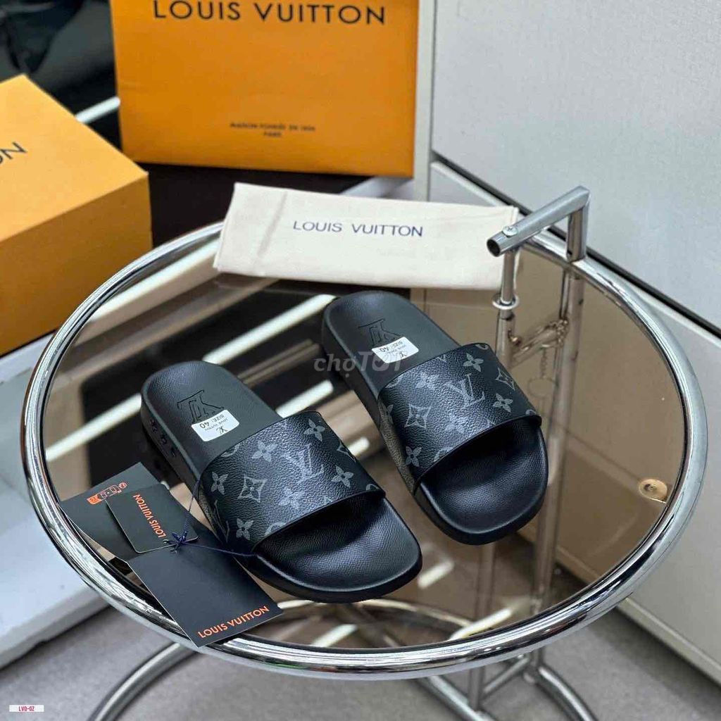 Dép Louis Vuitton Nam Đen size 40. Mua bán Giày dép tại Huyện Phú Xuyên Hà Nội được đăng bởi Nguyễn Quang Quý hình 1