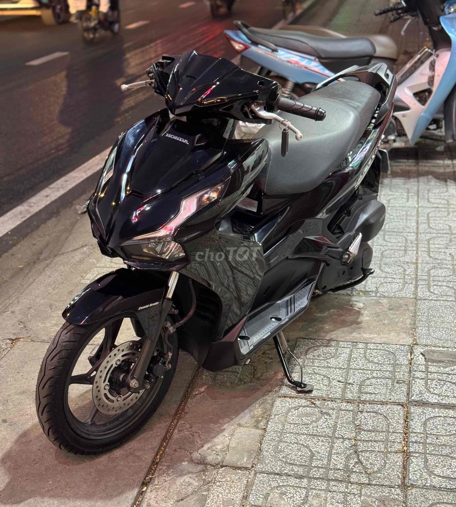 Honda Air Blade 125 2022 Đen bóng 9 chủ ký. Mua bán Xe máy tại Quận Gò Vấp Tp Hồ Chí Minh được đăng bởi CHXM 86 chuyên bán xe trả góp hình 8