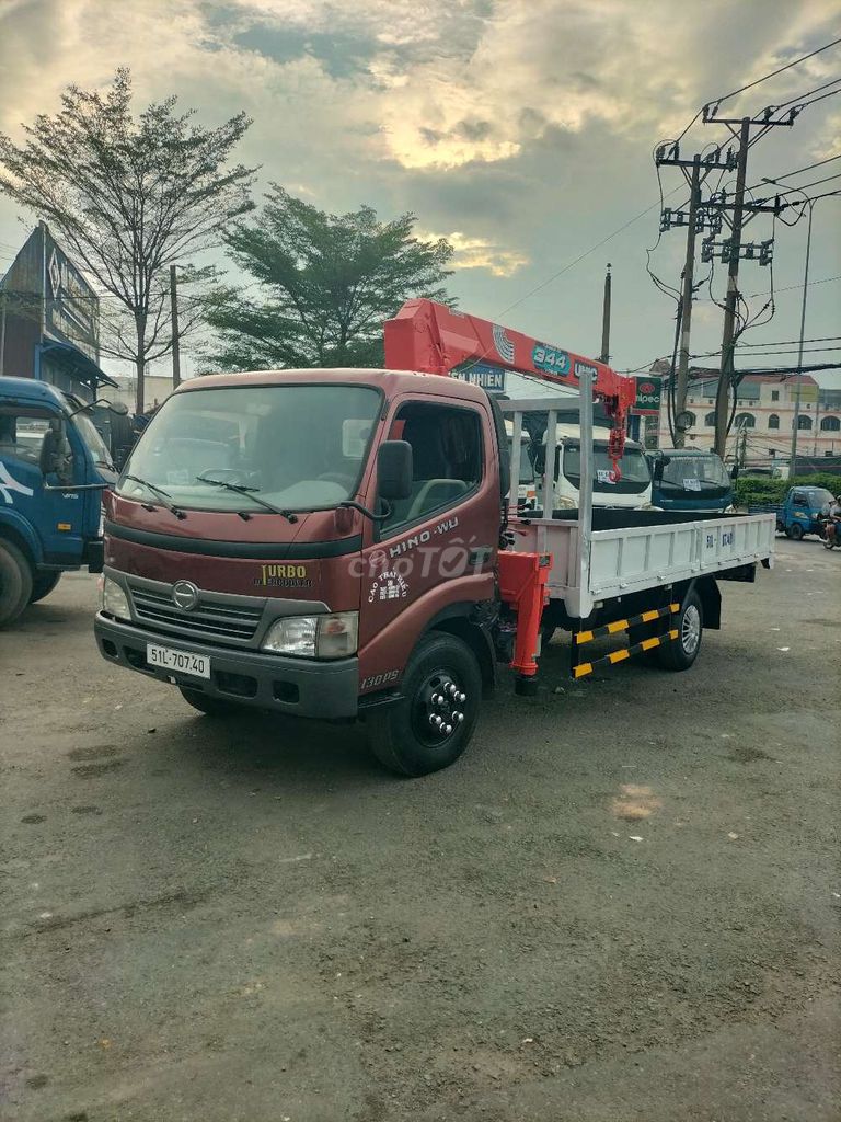 Hino 4t5 hạ tái còn 3 tấn đời 208