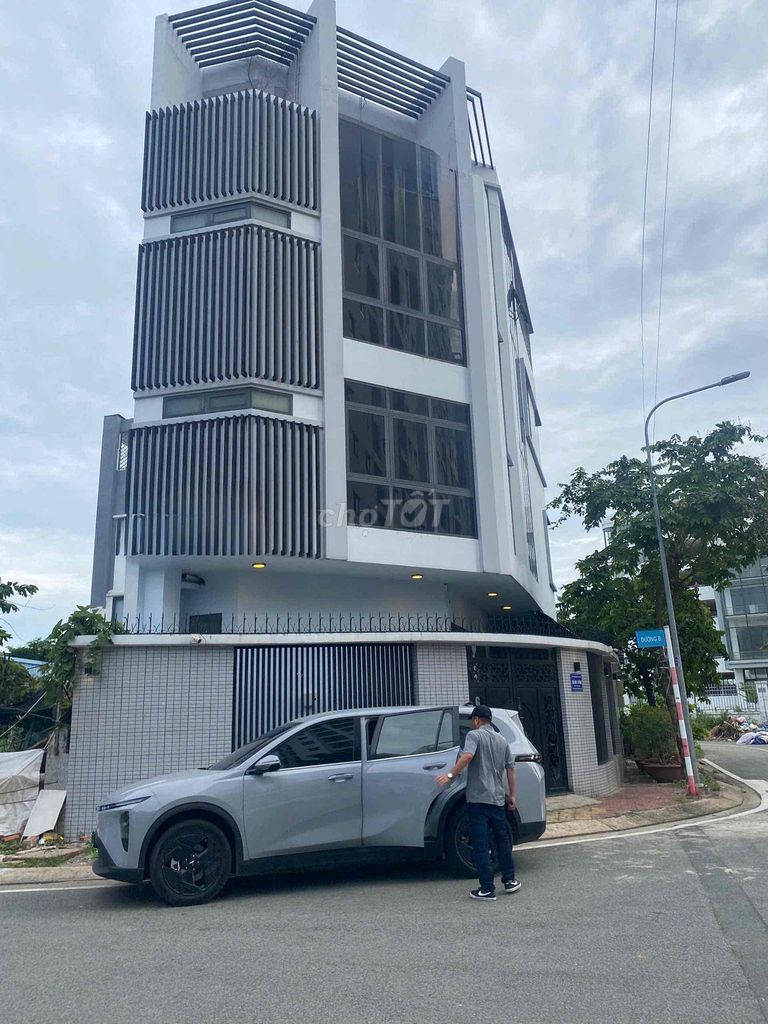 CHO THUÊ NHÀ MỚI XÂY CÓ THANG MÁY
