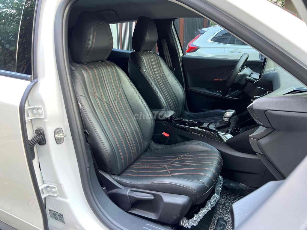 Peugeot 2008 2025 Active 1.2 AT - 5000 km. Mua bán Ô tô tại Quận Long Biên Hà Nội được đăng bởi Lâm quốc bảo hình 8