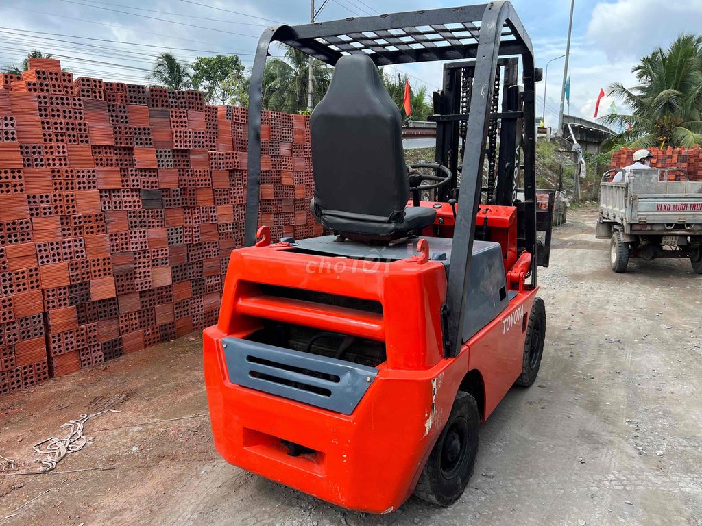 Xe nâng Toyota dầu 2.5 tấn. Mua bán Phương tiện khác tại Huyện Mỏ Cày Bắc Bến Tre được đăng bởi Anh Trai hình 5