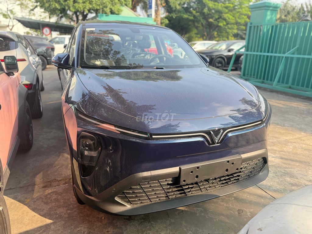 Vinfast Vf Mpv 7 2026 photo 2