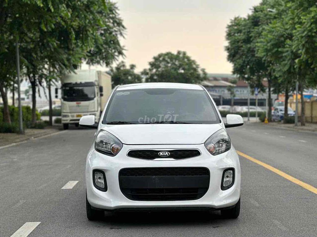 Kia Morning 2022 màu trắng số sàn