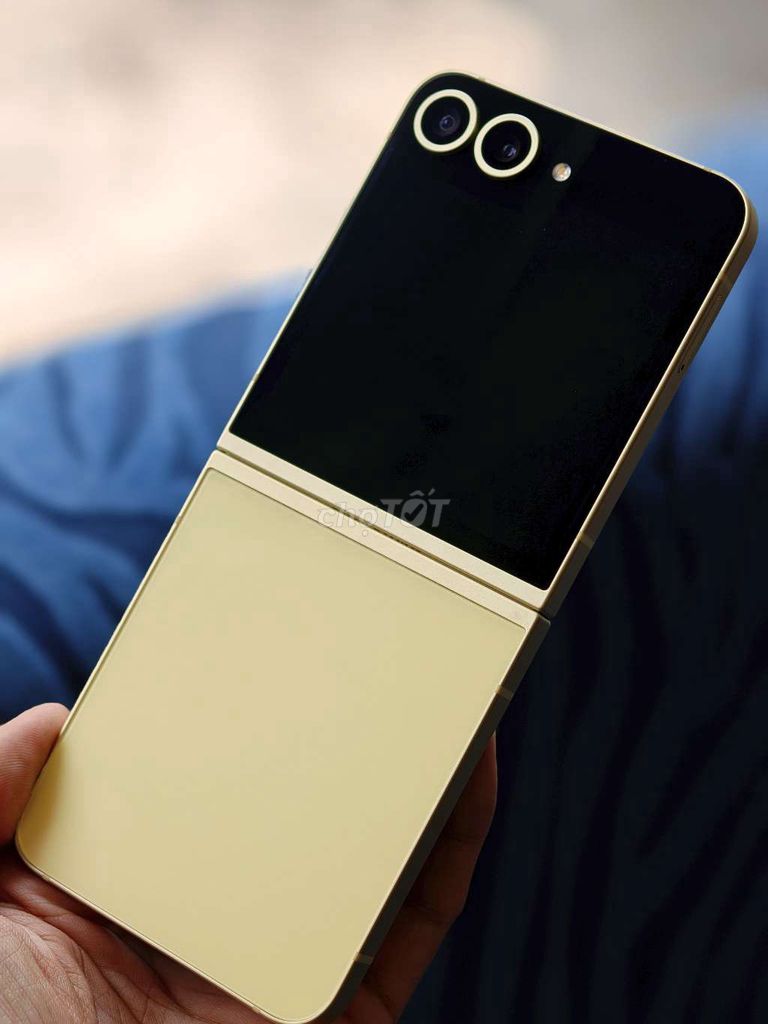 Samsung Z Flip 6 256GB Vàng. Mua bán Điện thoại tại Quận Gò Vấp Tp Hồ Chí Minh được đăng bởi HoangDang hình 1