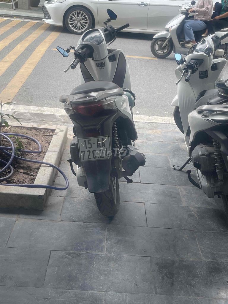 Xe SH to nặng chật. muốn đổi sang xe điện. Mua bán Xe máy tại Huyện Thanh Trì Hà Nội được đăng bởi trang hình 2