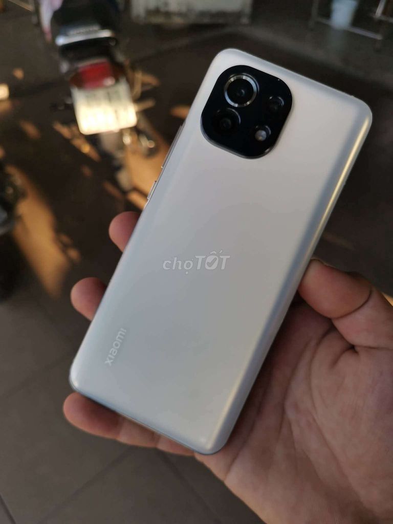 Xiaomi Mi 11 5G 128GB Trắng. Mua bán Điện thoại tại Thành phố Thủ Dầu Một Bình Dương được đăng bởi socmobi hình 1