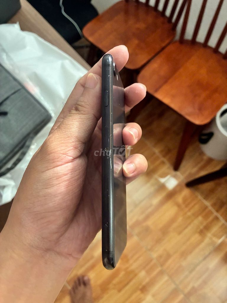 Apple iPhone SE 2020 64GB Đen Đã sử dụng. Mua bán Điện thoại tại Quận Tân Phú Tp Hồ Chí Minh được đăng bởi Bình hình 1