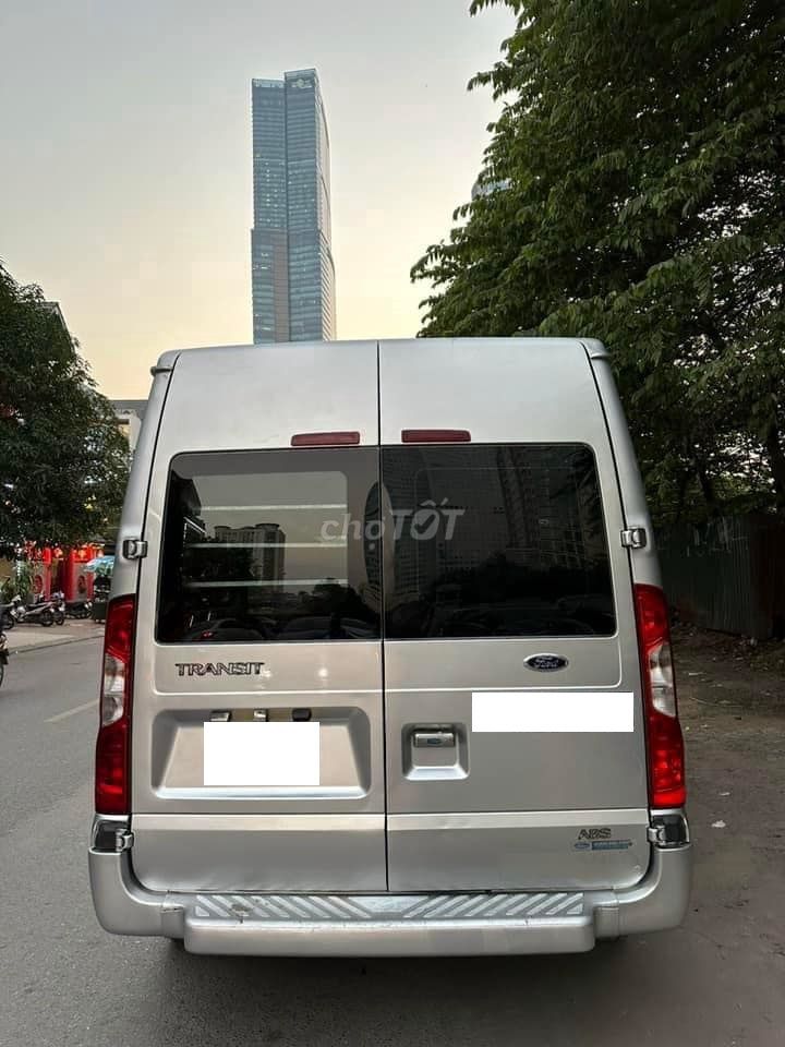 Ford Transit 2016 tải van 06 chỗ 940kg